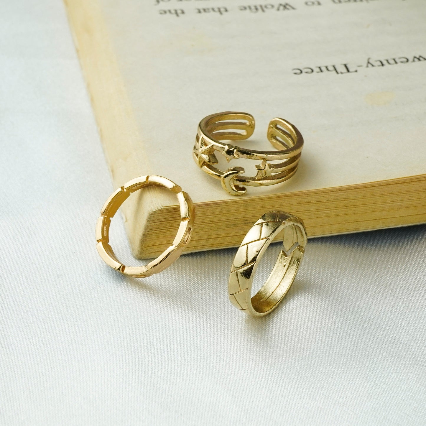 Trendy Set Ring For Fashionable Women(Code:R18)