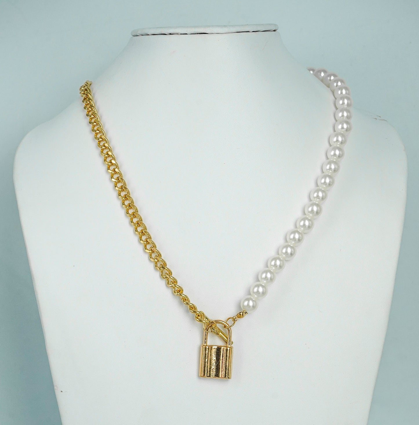 Trendy Golden and Pearl Necklace For Women(Code:N02)