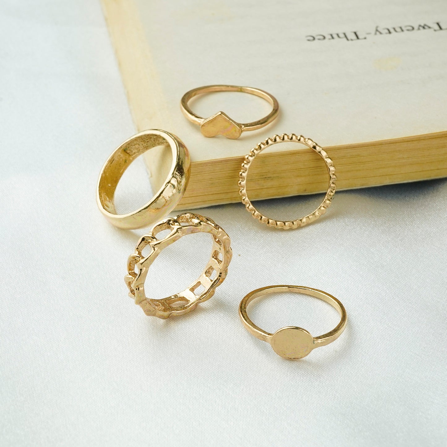 Trendy Set Ring For Fashionable Women(Code:R25)