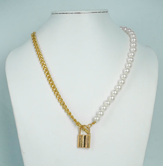 Trendy Golden and Pearl Necklace For Women(Code:N02)